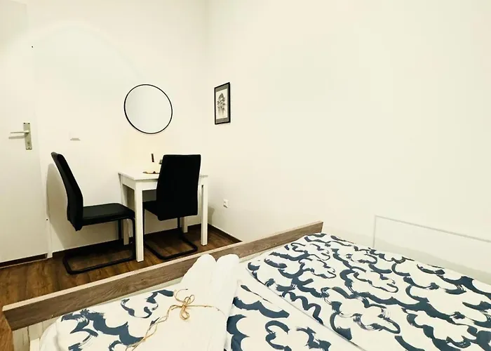 Spacious Private In 5br For 10 Near Kaufpark Alterlaa *