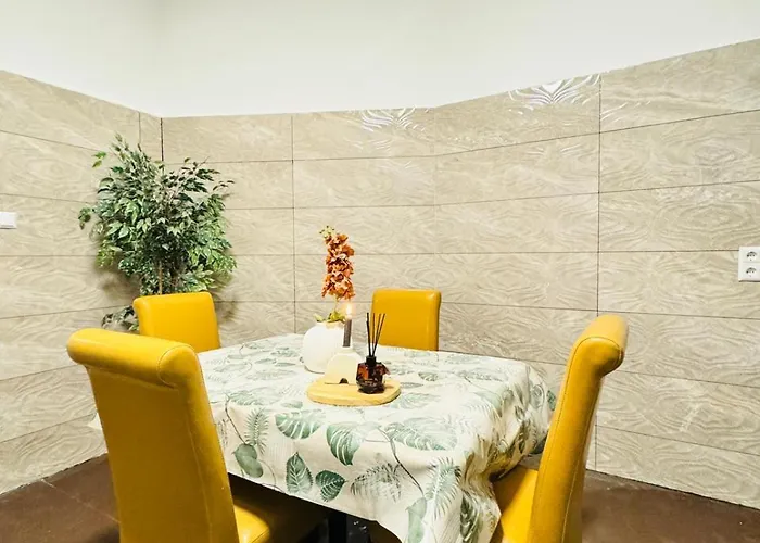 Spacious Private In 5br For 10 Near Kaufpark Alterlaa *