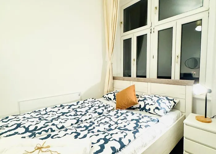 Spacious Private In 5br For 10 Near Kaufpark Alterlaa Vienna