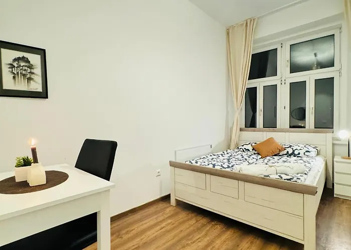 Apartment Spacious Private In 5br For 10 Near Kaufpark Alterlaa Vienna