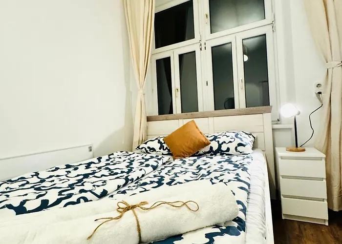 Apartment Spacious Private In 5br For 10 Near Kaufpark Alterlaa Vienna