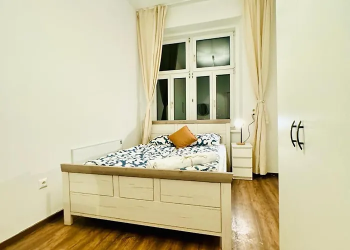 Spacious Private In 5br For 10 Near Kaufpark Alterlaa Apartment Vienna
