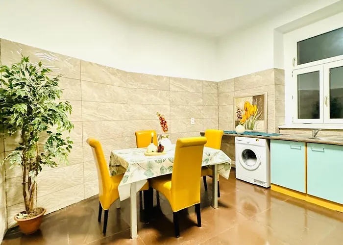 Spacious Private In 5br For 10 Near Kaufpark Alterlaa Apartment *