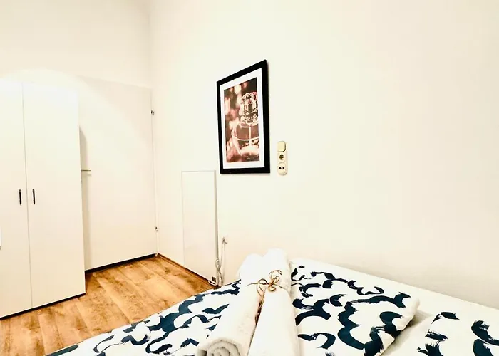 Apartment Spacious Private In 5br For 10 Near Kaufpark Alterlaa