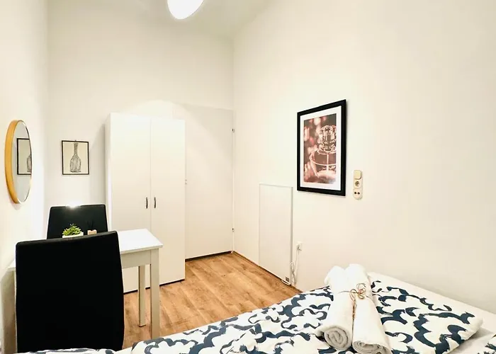 Spacious Private In 5br For 10 Near Kaufpark Alterlaa Vienna
