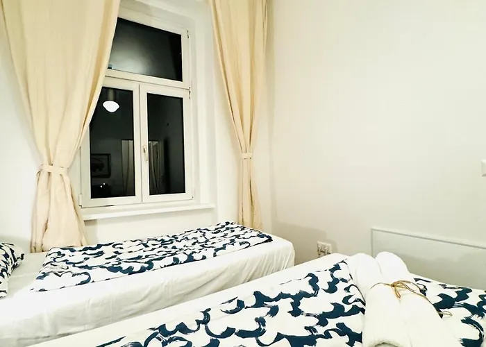 Apartment Spacious Private In 5br For 10 Near Kaufpark Alterlaa Vienna