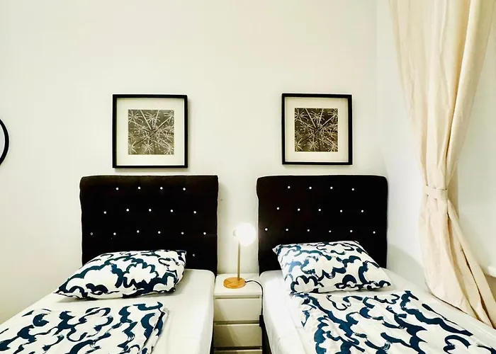 Spacious Private In 5br For 10 Near Kaufpark Alterlaa *
