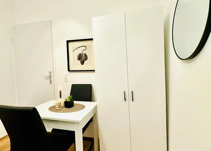 Spacious Private In 5br For 10 Near Kaufpark Alterlaa *