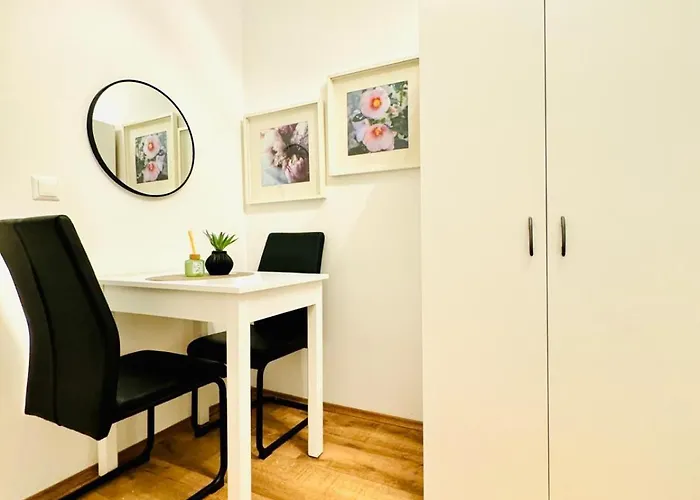 Spacious Private In 5br For 10 Near Kaufpark Alterlaa Apartment