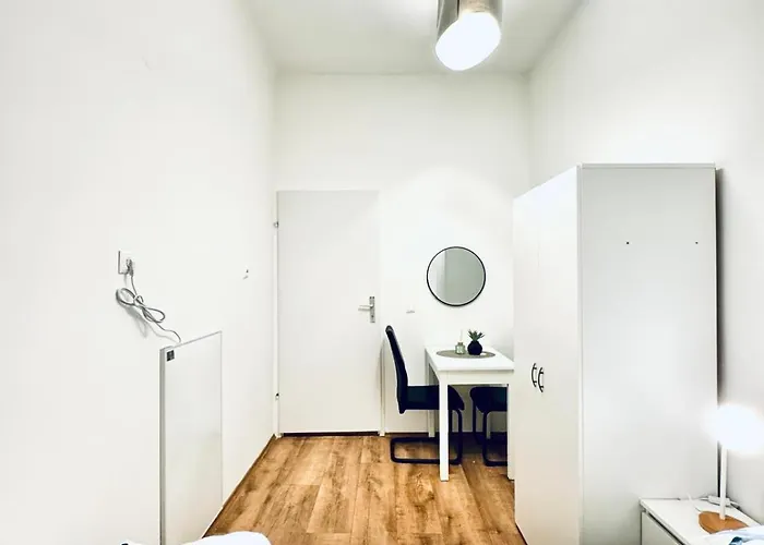 Spacious Private In 5br For 10 Near Kaufpark Alterlaa Apartment *