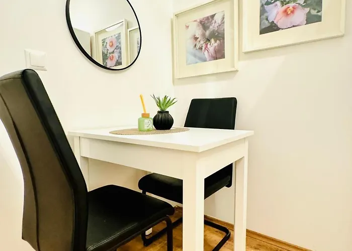 Apartment Spacious Private In 5br For 10 Near Kaufpark Alterlaa Vienna