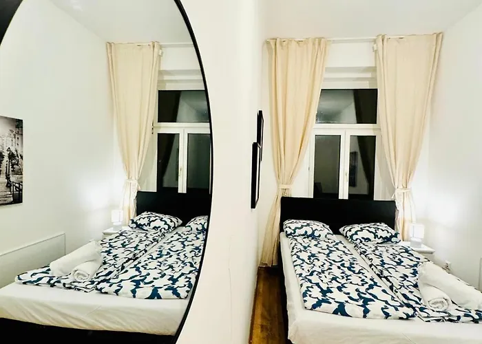 Spacious Private In 5br For 10 Near Kaufpark Alterlaa Apartment