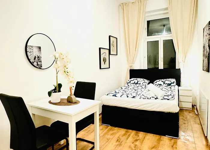 Spacious Private In 5br For 10 Near Kaufpark Alterlaa *