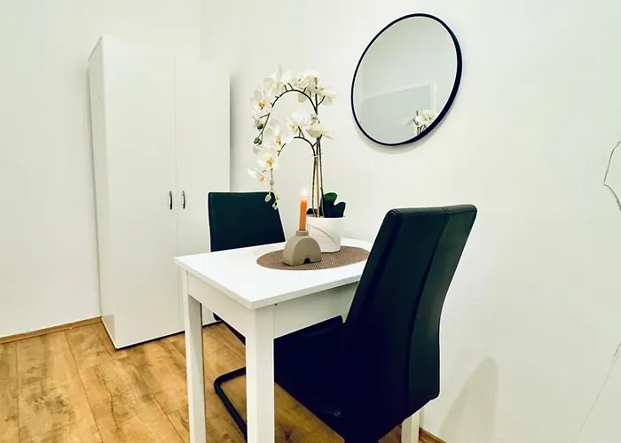 Spacious Private In 5br For 10 Near Kaufpark Alterlaa Apartment *