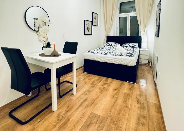 Spacious Private In 5br For 10 Near Kaufpark Alterlaa Apartment *