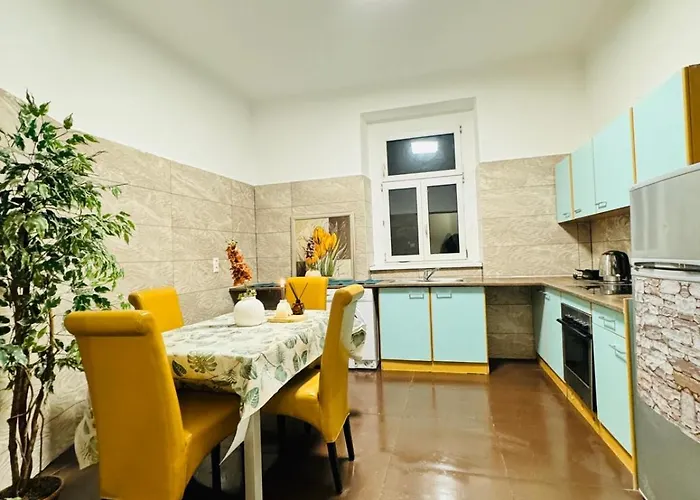 Spacious Private In 5br For 10 Near Kaufpark Alterlaa Vienna